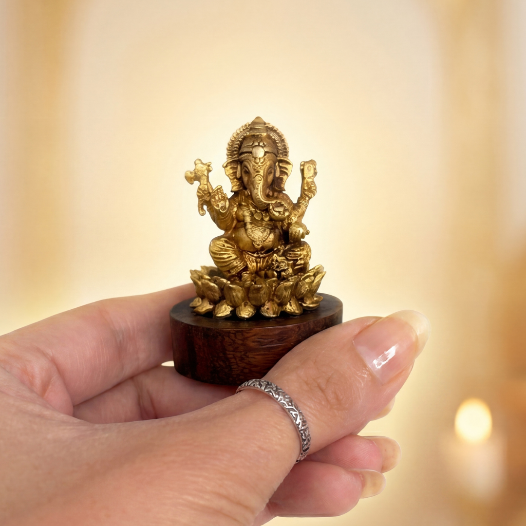 Padmasan Ganapati-Brass Cardashboard Idol