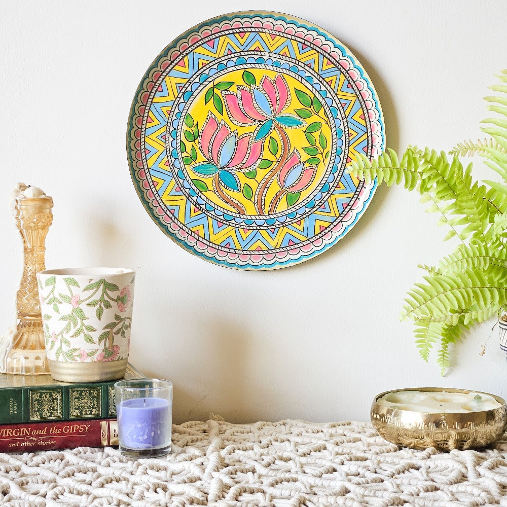 Lotus Single Wall Plate with wooden stand