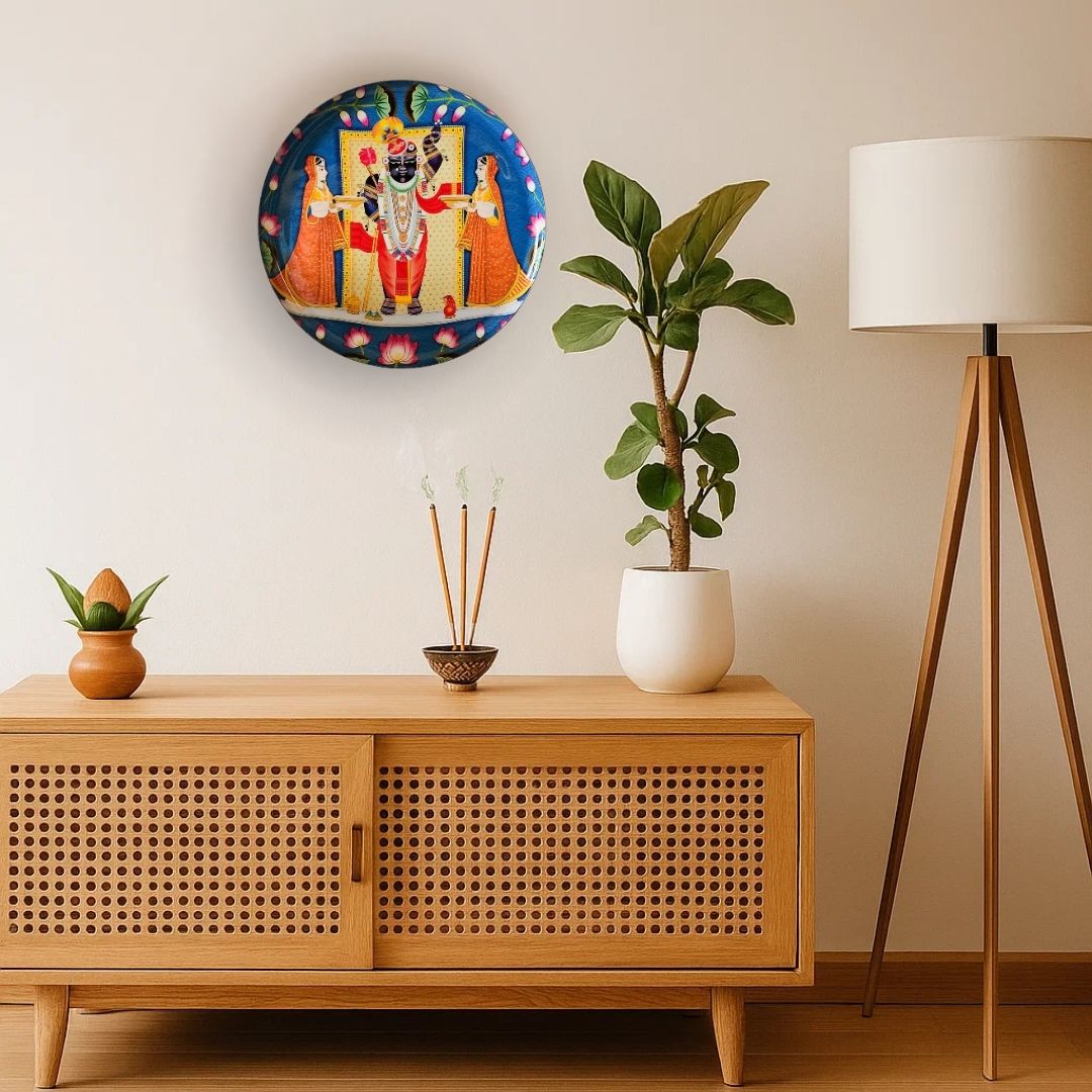Srinathji Single Wall Plate with wooden stand