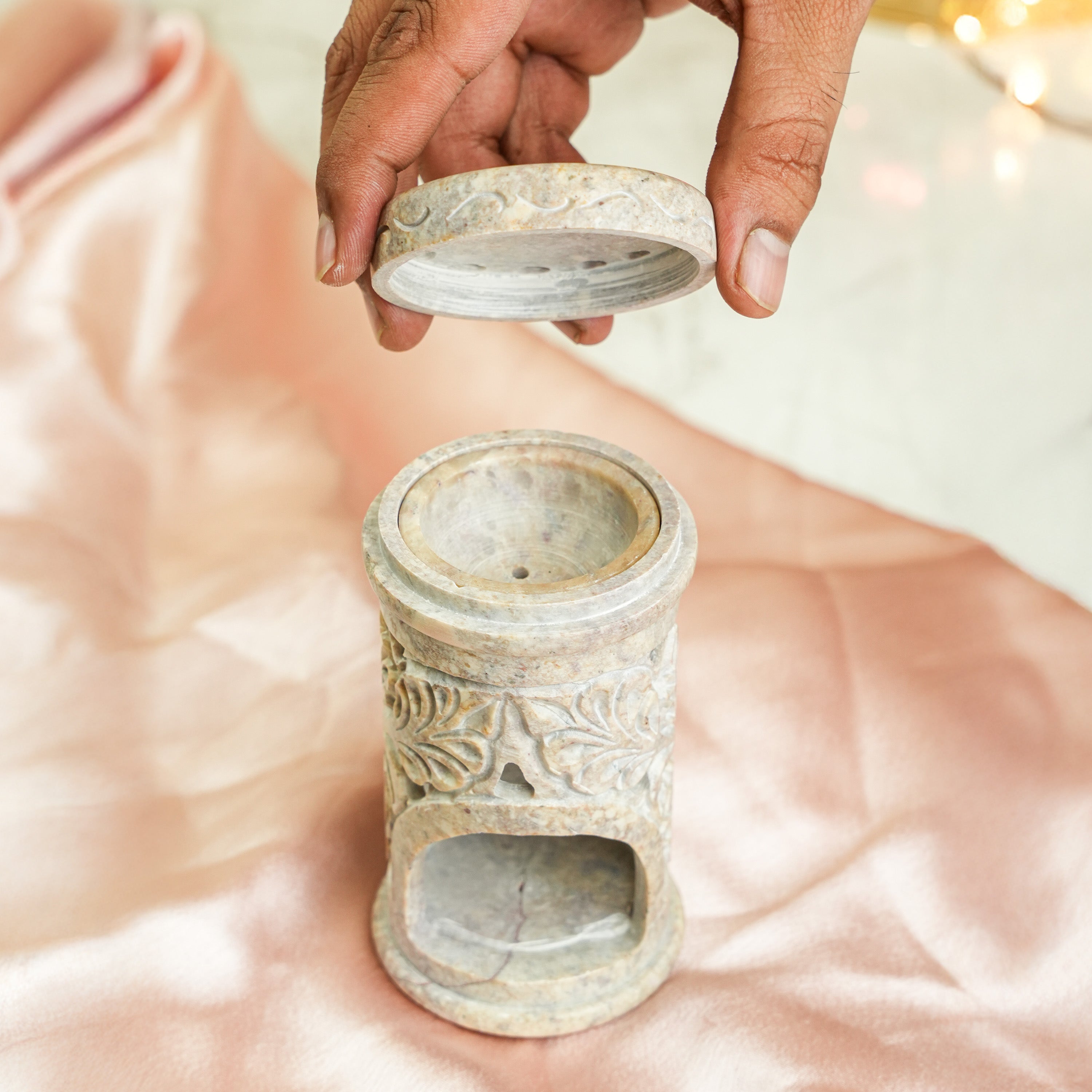 Gulzar White Flower Hand-carved Soapstone Burner Diffuser