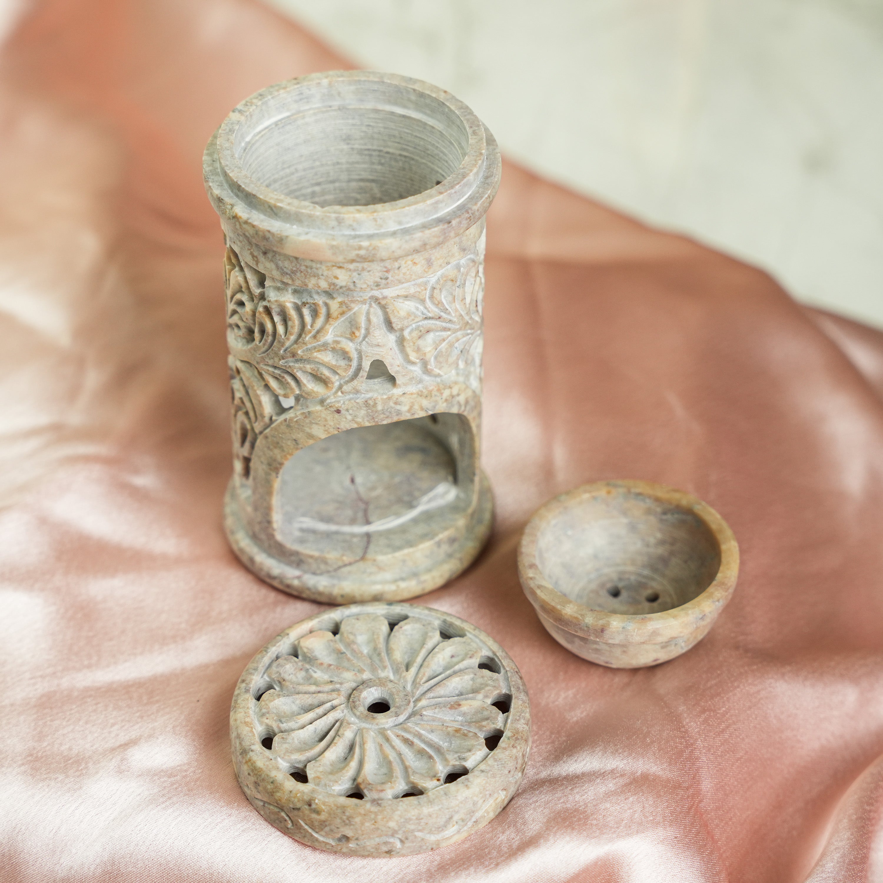 Gulzar White Flower Hand-carved Soapstone Burner Diffuser