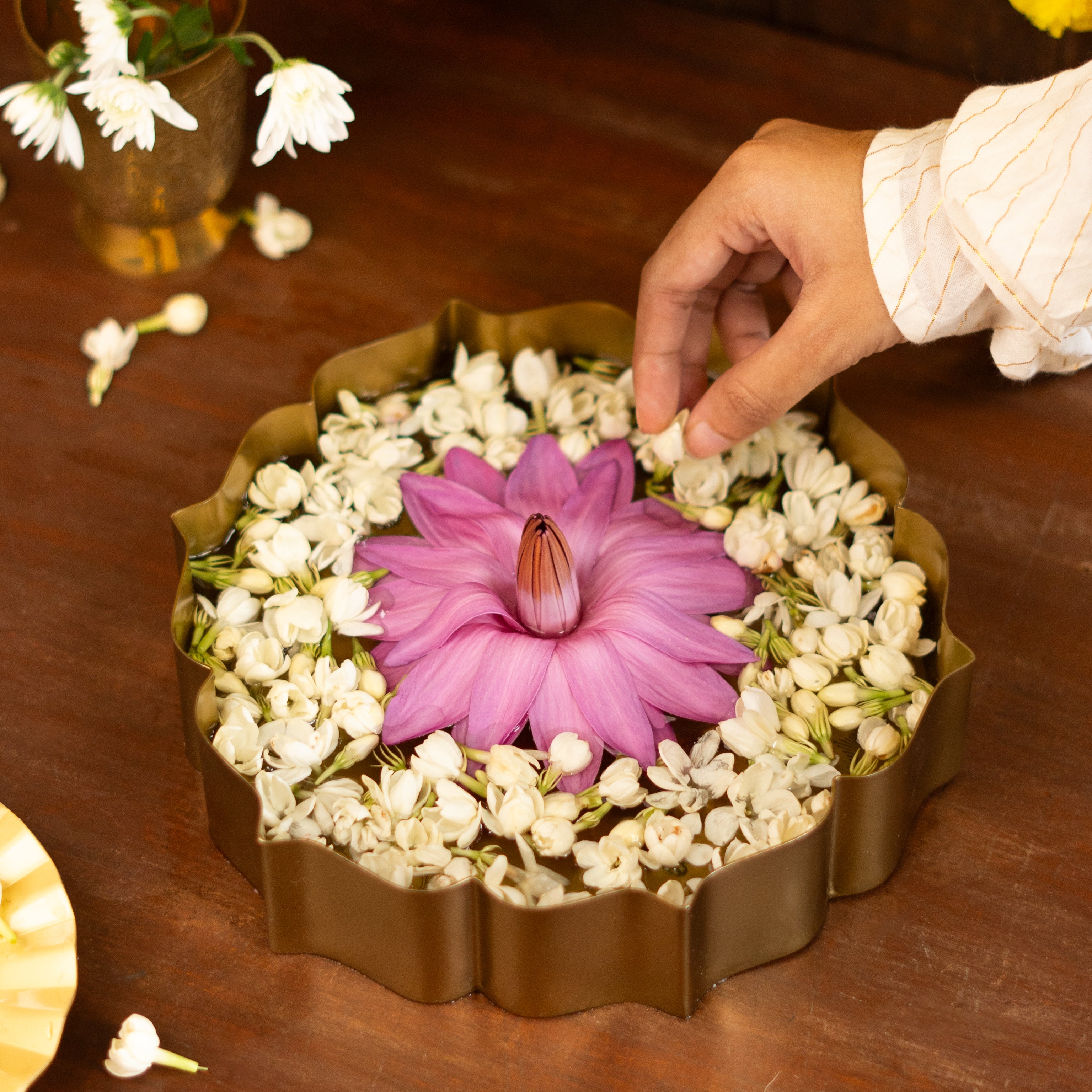 Brass Plated Sitara Urli